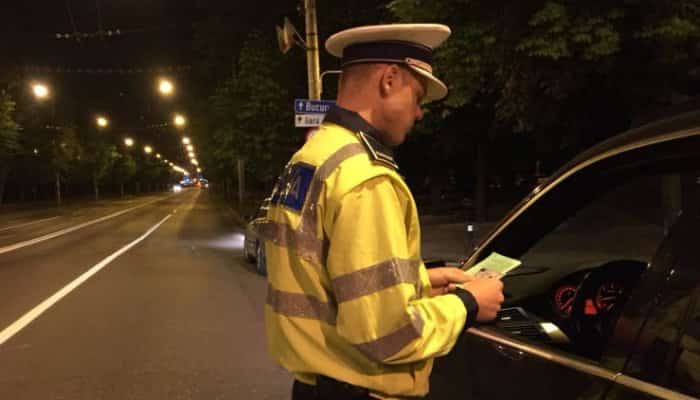 Ploieştean de 28 de ani prins de poliţişti la volan cu un permis fals