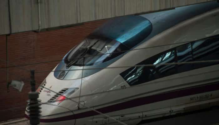 Un român a blocat trenurile de mare viteză din Spania furând mai multe cabluri electrice 