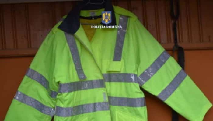 VIDEO | Un fals poliţist a luat 2.000 de euro pentru a &quot;ajuta&quot; la o angajare