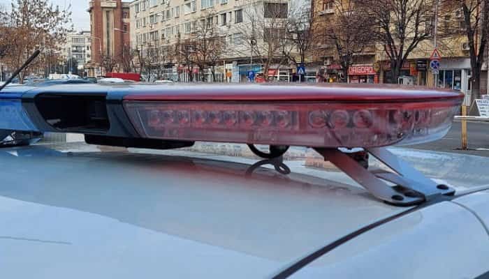 Bărbat care încerca să escrocheze o ploieşteancă, prins de poliţişti cu mai multe focuri de armă