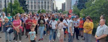 VIDEO 🎦 Protest cu peste 300 de participanţi, în Ploieşti. Oamenii anunţă că vor continua să iasă în stradă până când vor avea apă caldă şi căldură