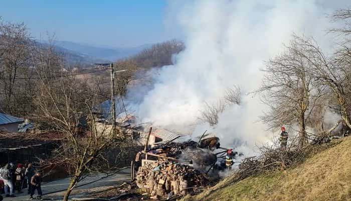 incendiu casa