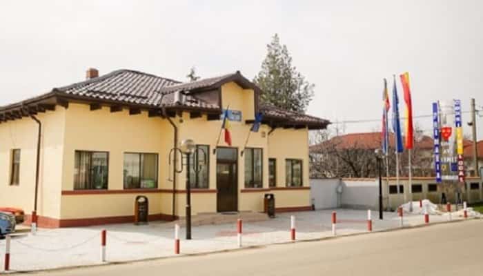 Locuitorii din Gherghița vor beneficia de un microbuz achiziționat din fonduri prin PNRR