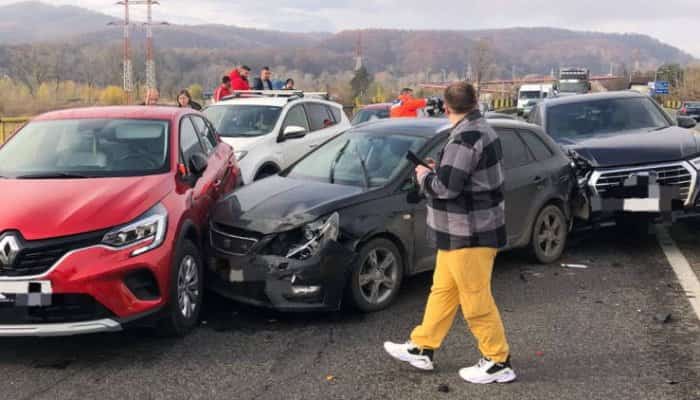 DN1 e complet blocat la Băneşti, după un accident în lanţ