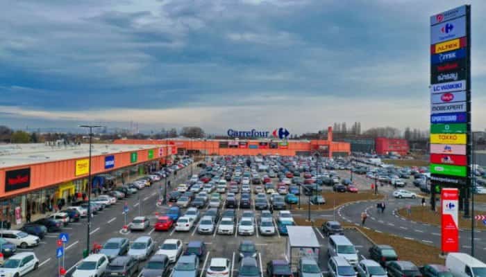 Suma incredibilă pe care o plăteşte Prefectura Prhova pentru mutarea Serviciului Permise şi Înmatriculări la mall