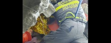 VIDEO 🎦 TURCIA. Intervenție de 20 ore a salvatorilor români, pentru a scoate un băiat de 16 ani de sub dărâmături