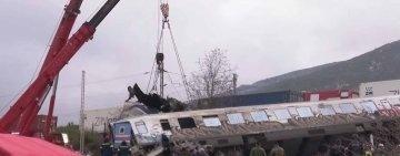 Grecia: Cel puţin 36 de morţi şi 85 de răniţi în coliziunea a două trenuri