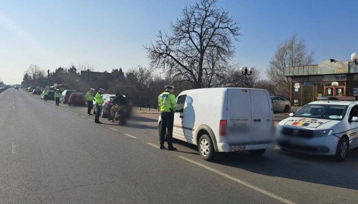 Acțiuni în desfășurare ale Poliției Rutiere, sâmbătă după-amiază, pe DN1 și DN1B