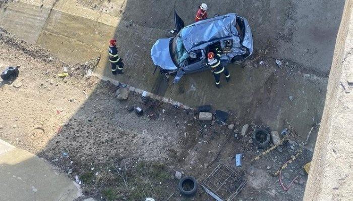 FOTO 📸 Accident cumplit provocat de un șofer de 73 de ani. Victimele au fost transportate la spitale din București