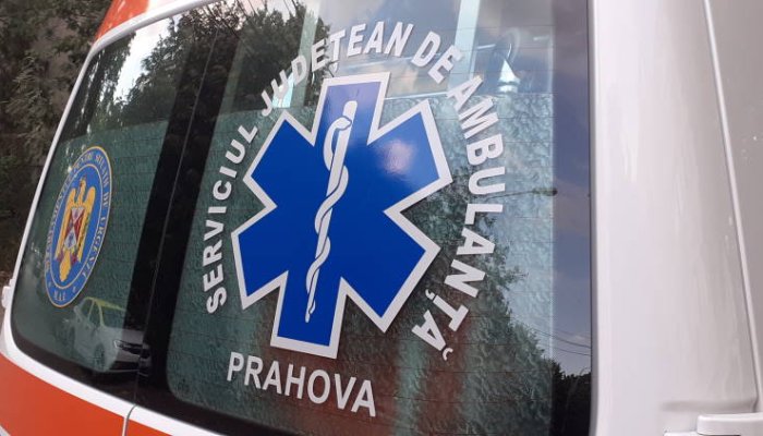 Accident pe DN1A, în Prahova. O tânără a ajuns la spital, după ce maşina în care se afla s-a răsturnat