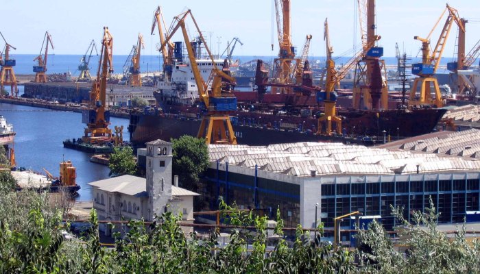 Un bărbat a fost accidentat mortal de o locomotivă în portul maritim Constanța