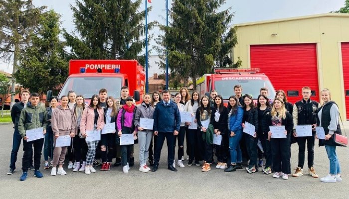 35 de voluntari s-au alăturat salvatorilor ISU Prahova