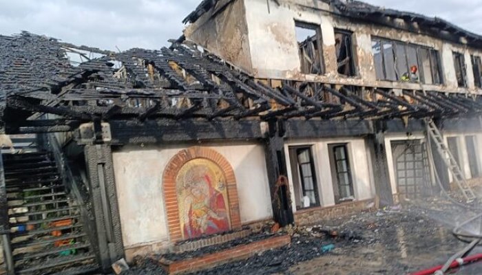 incendiu mănăstirea turnu