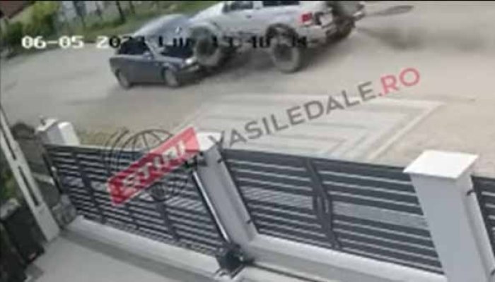 VIDEO. Un bărbat a intrat intenționat cu mașina de teren în autoturismul condus de soția cu care se află în divorț. Fetița celor doi a fost rănită