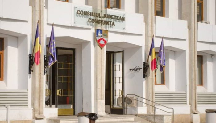 Președintele CJ Constanța și mai mulți funcționari, cercetați pentru luare de mită, după ce ar fi ajutat o firmă să câștige contracte de întreținere a spațiilor verzi