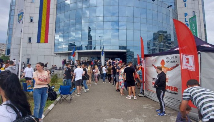 BLOOD NETWORK | Ploieștenii care donează sânge în weekend pot primi bilete la Untold sau Neversea