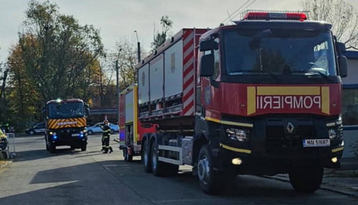 Incendiu puternic la o hală din Ciocănești. ISU a emis mesaj RO-Alert