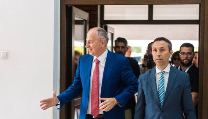 Mircea Geoană vine sâmbătă la Ploiești pentru lansarea cărții „Bătălia pentru viitorul României. Gândurile unui român la vârful NATO”