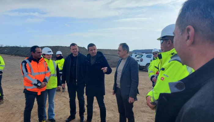 AUTOSTRADA A7 | Ministrul Transporturilor, în vizită pe șantierul autostrăzii Ploiești - Buzău: „Mă aștept să văd un progres susținut” | VIDEO