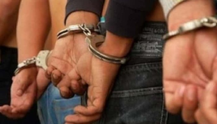 tineri reținuți corupere minori