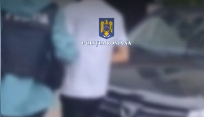 tânăr 