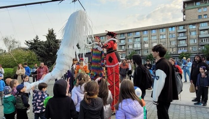 UPDATE. IMAGINARIUM. Ediția din acest an a Festivalului de teatru pentru copii și tineret se încheie cu un weekend de basm. Programul evenimentelor