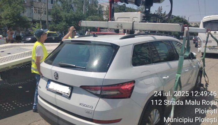 statie masini ridicate malu roșu