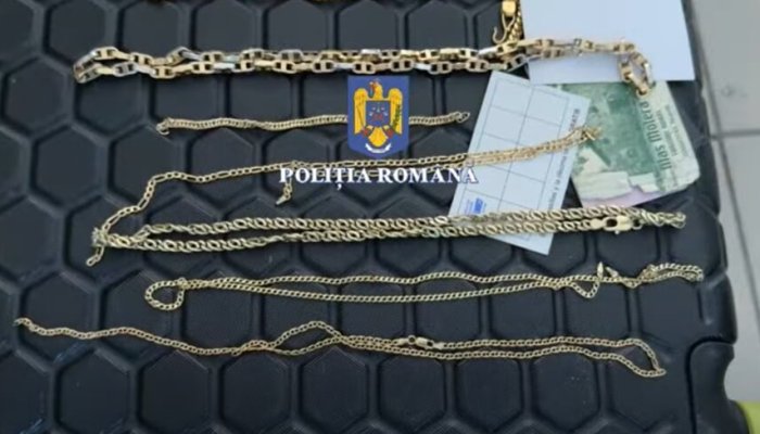 străini 