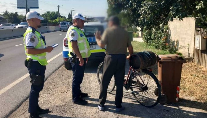 bicicliști și pietoni