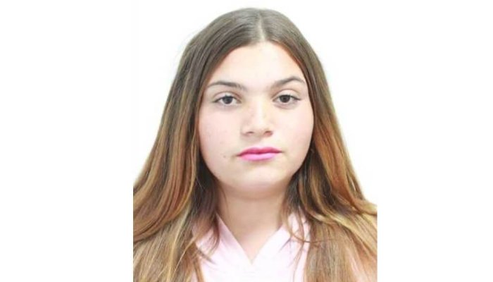 tânără