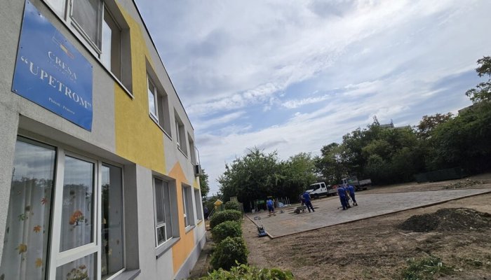 loc de joacă la creșa upetrom