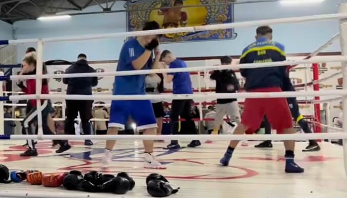 negociere sală de box