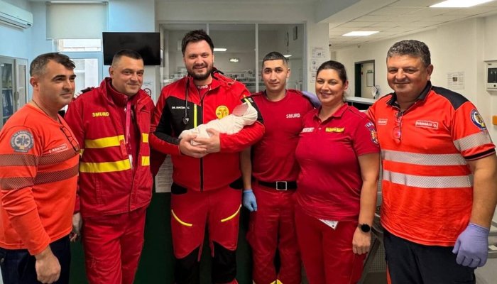 tânără născut acasă