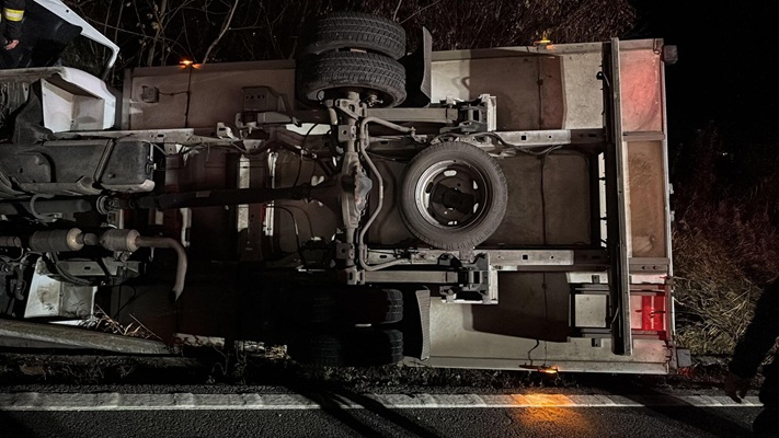 autovehicul răsturnat dn1 cornu