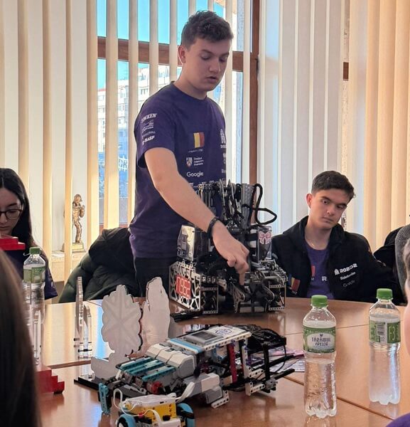 ro2d2 robotica proiect arheologie ftc cnmv