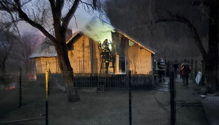 Necaz pentru două familii din Gornet și Comarnic. Incendii cu câteva ore înainte de Anul Nou
