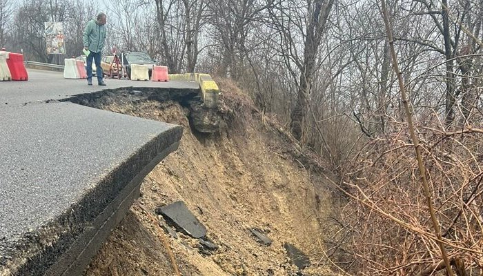 surpare drum prăbușit Bd. Carol I câmpina