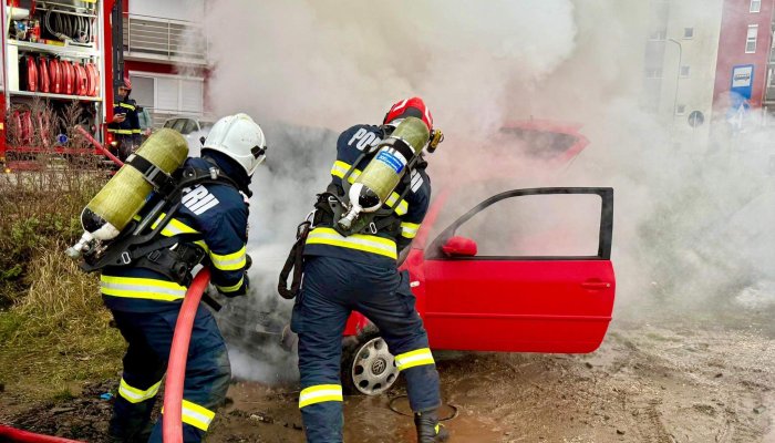 Tânăr arestat preventiv după ce a incendiat un autoturism. Băiatul răspunsese unei provocări din mediul online