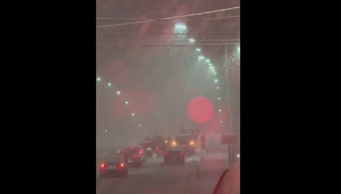 cod portocaliu ninsori masini blocate pod mărășești