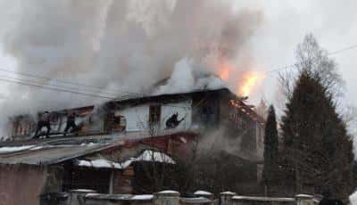 FOTO EXCLUSIV | Imagini cu incendiul de la Cheia. Arde un cunoscut restaurant din zonă