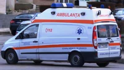 Fată de 13 ani atacată cu o sticlă incendiară de un individ