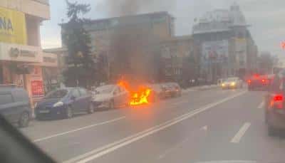 Două mașini afectate de un incendiu, miercuri dimineață, în centrul Ploieștiului
