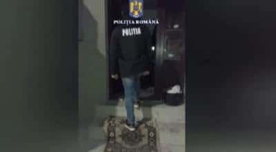 VIDEO Percheziții în Prahova! Cinci persoane aduse la audieri, la Secția 4 Ploiești