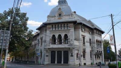 Primăria a semnat contractul pentru restaurarea acoperişului şi faţadei CNILC Ploieşti