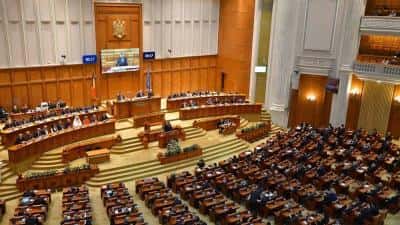 Zece deputaţi care au demisionat din USR anunţă constituirea grupului parlamentar REPER