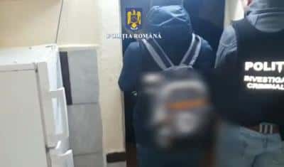 VIDEO 🎦 Patru minori din Ploiești, săltați de polițiști. Sunt cercetați pentru tâlhărie, distrugere și lovire