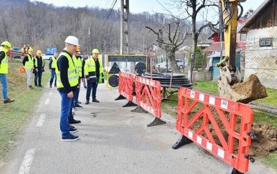 VIDEO 🎦 Lucrările la rețeaua de gaze de pe Valea Slănicului au început la Aluniş, Bertea şi Ştefeşti