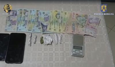 VIDEO 🎦 Percheziții la traficanți de droguri din județul Prahova. Peste 30 de persoane, săltate de procurori