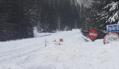 Cod roșu de avalanșă, în Bucegi, până luni seară